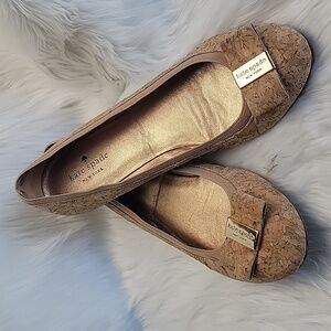 KATE SPADE Tock Tan Cork Bow Gold Logo Boho Preppy Unique Casual Ballet Flat 9.5